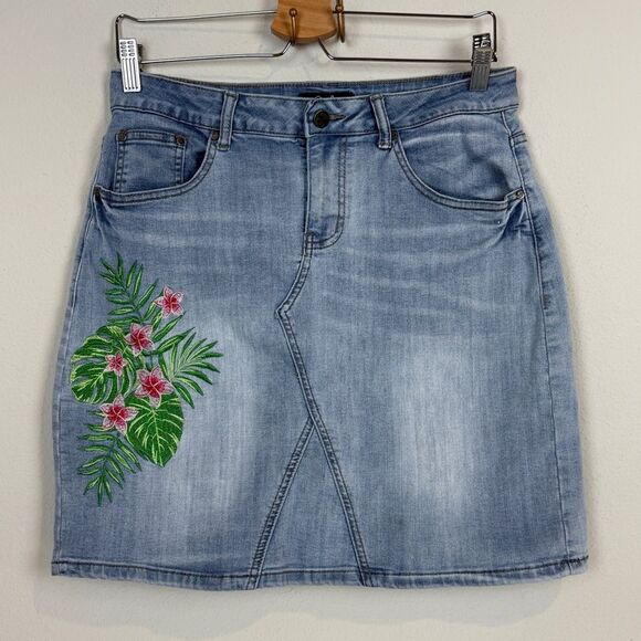 Earl Jeans Embroidered Denim Mini Skirt 10 - Picture 1 of 7
